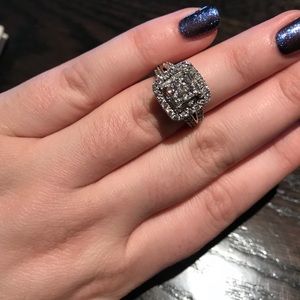 2 karat white gold diamond ring